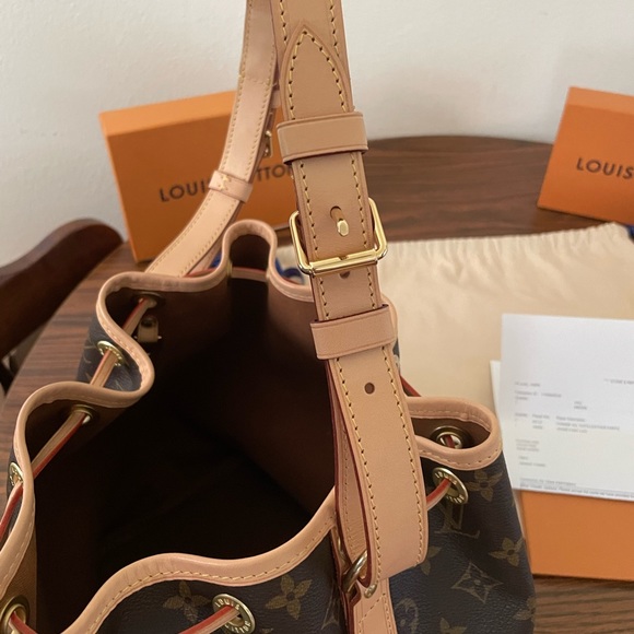 ♥️sold♥️Louis Vuitton Petite Noe Monogram Bucket Bag - Picture 12 of 16